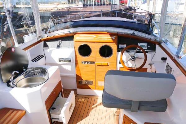 ALFA 16 Alfastreet 23 Cabin Electric Prestige Line