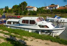 Jaimaca 1240 with Sliding roof ideal for holidays or liveaboard