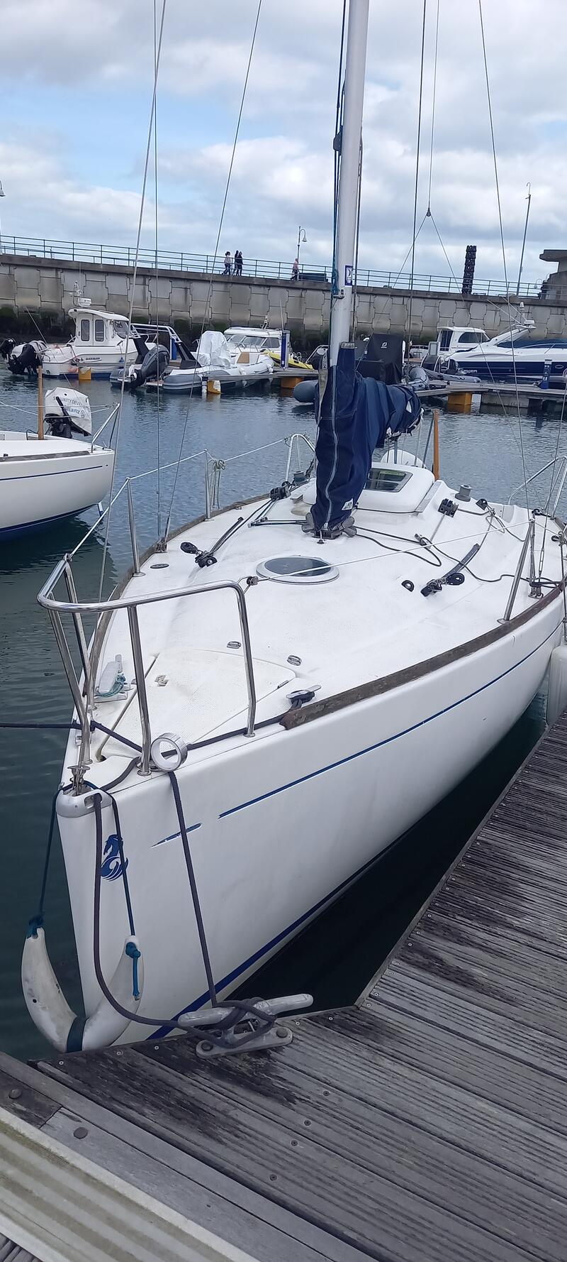 Ireland: Beneteau 211