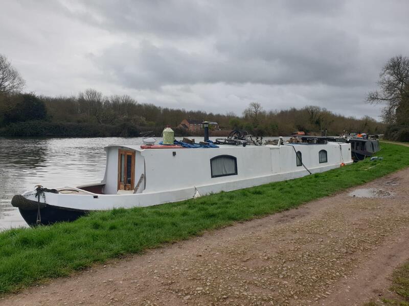 UK: 60 ft narrow boat hoping for quick sale