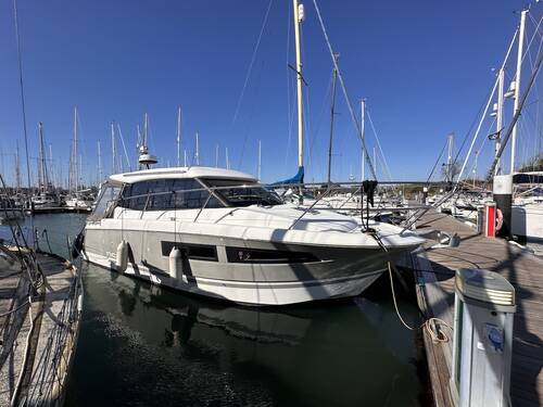 UK: 2015 Jeanneau NC9
