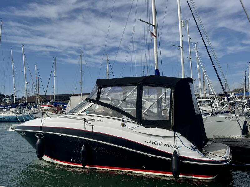 UK: Four Winns 258 Vista