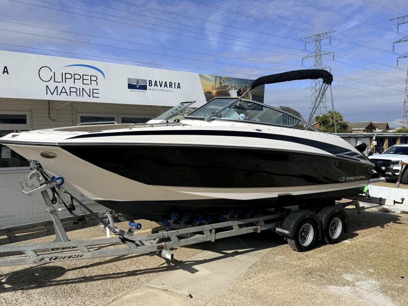 UK: 2011 Regal 2220 Fasdeck