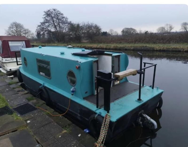 UK: Canal Boat