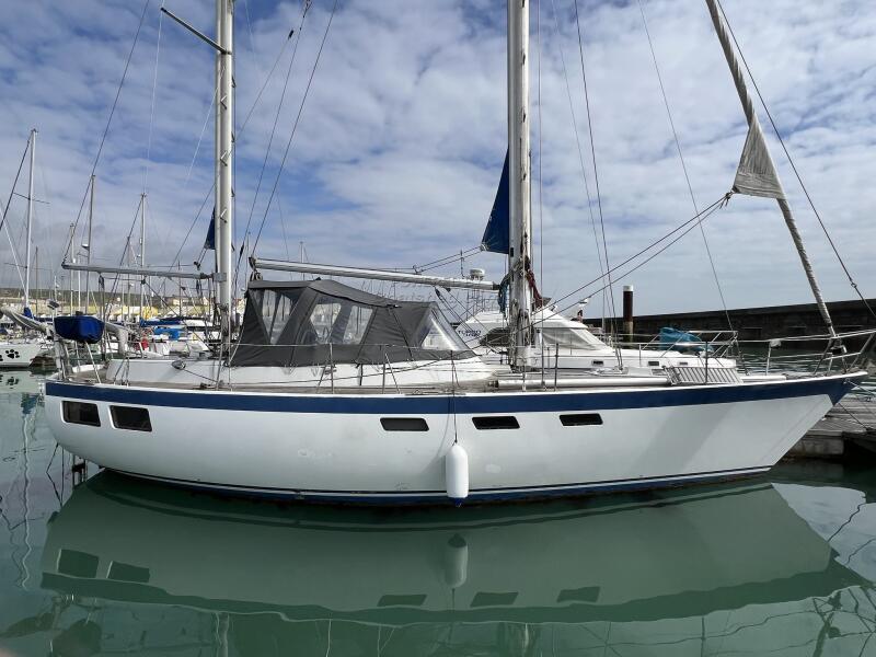 UK: 1980 Oyster  39