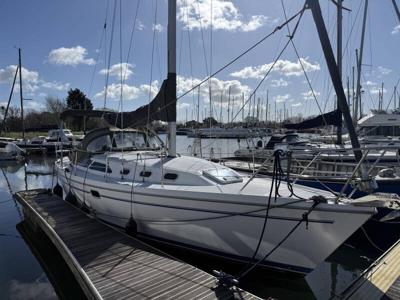 UK: 2001 Catalina 34 Mk II