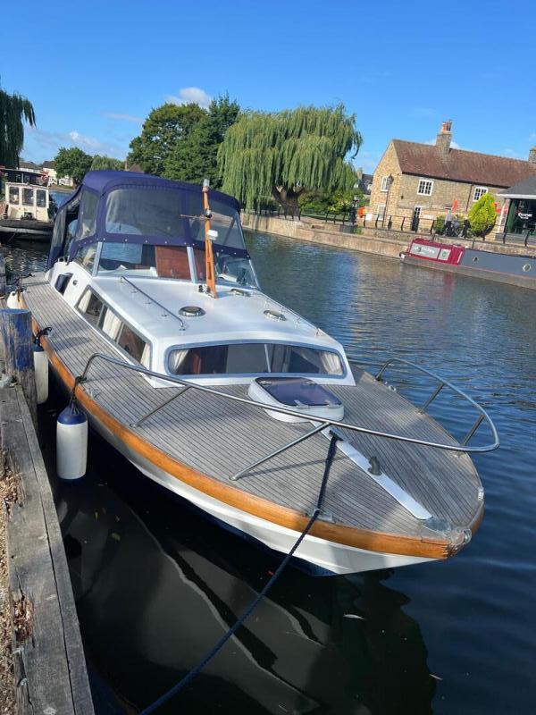 UK: Omega 828