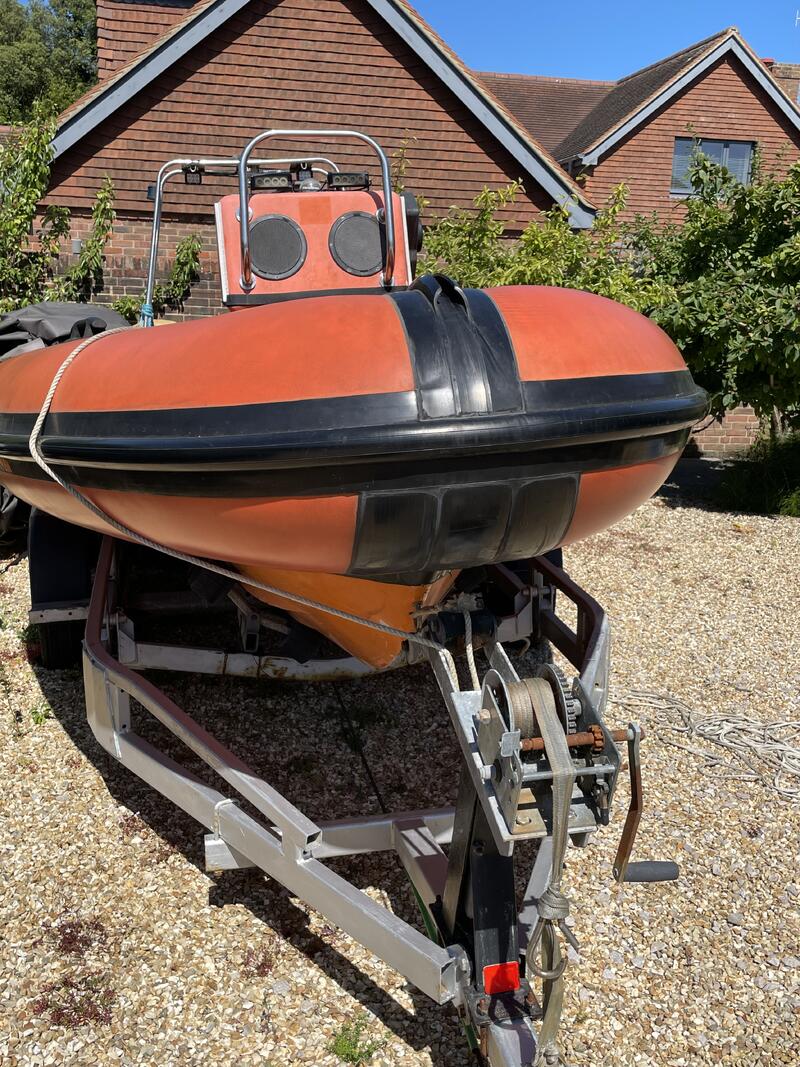 UK: Cobra 5 75m Rib and Road Trailer