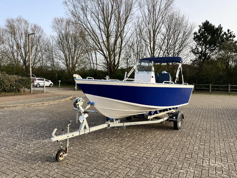 UK: 14ft centre Console powerboat
