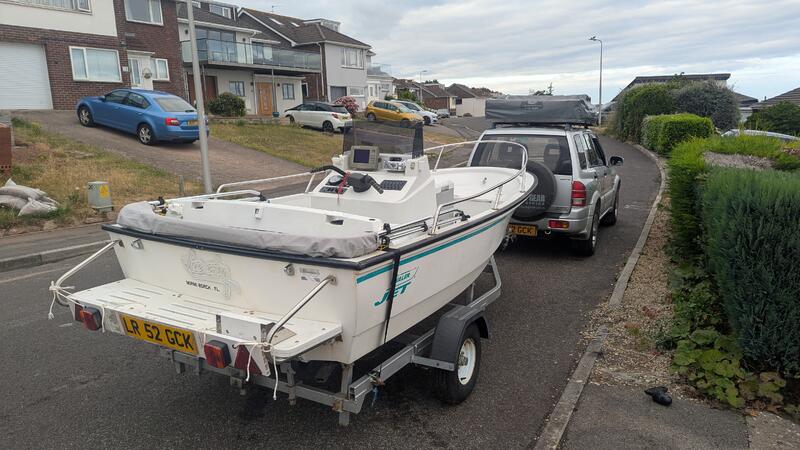 UK: Boston whaler jet boat