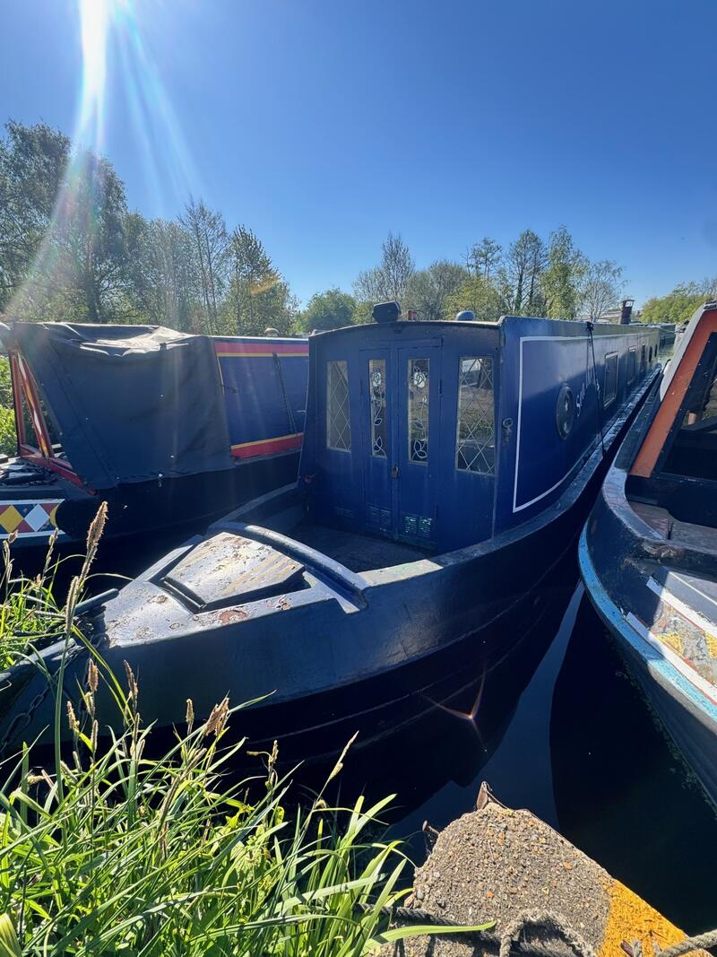UK: 60ft Traditional Stern Narrowboat built by Eastwood Engineering  Sea T