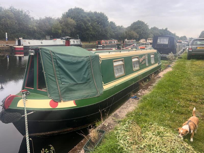 UK: Durslet  amp  Hurst Cruiser Stern