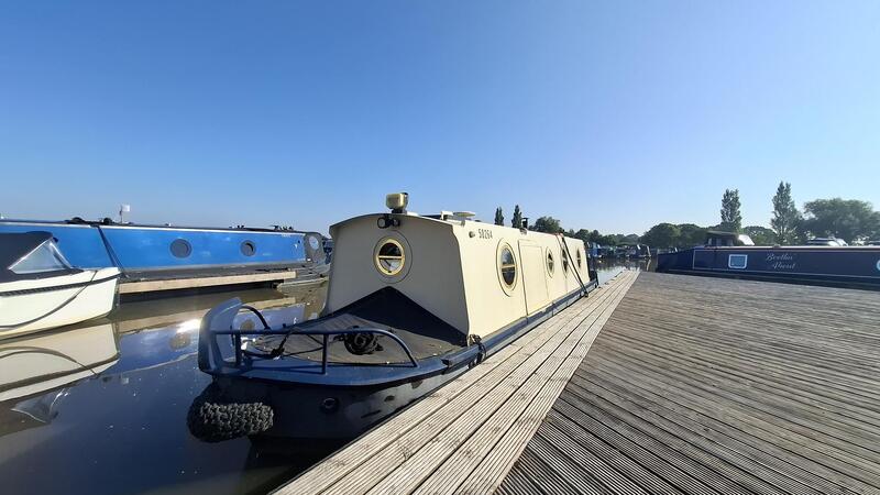 Experience 38ft Cruiser Stern