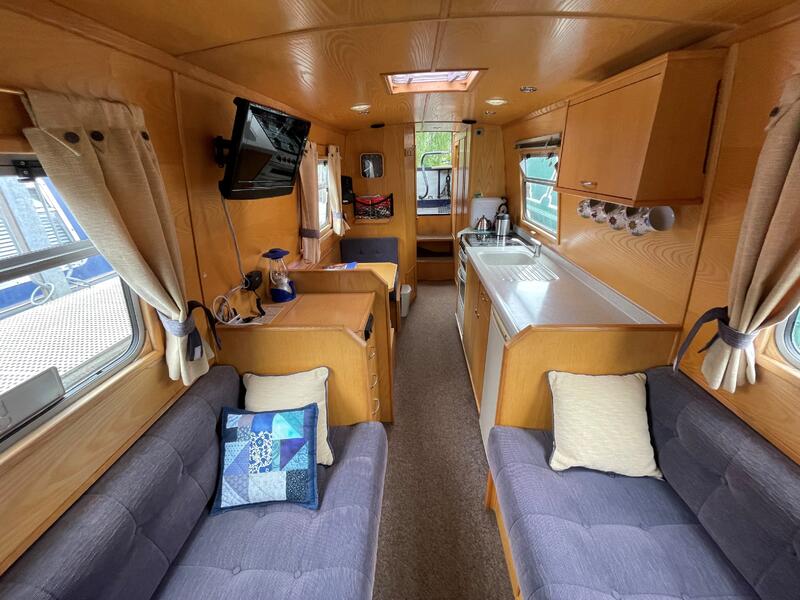 Sea Otter Narrowboats 31 Cruiser Stern for sale UK, Sea Otter