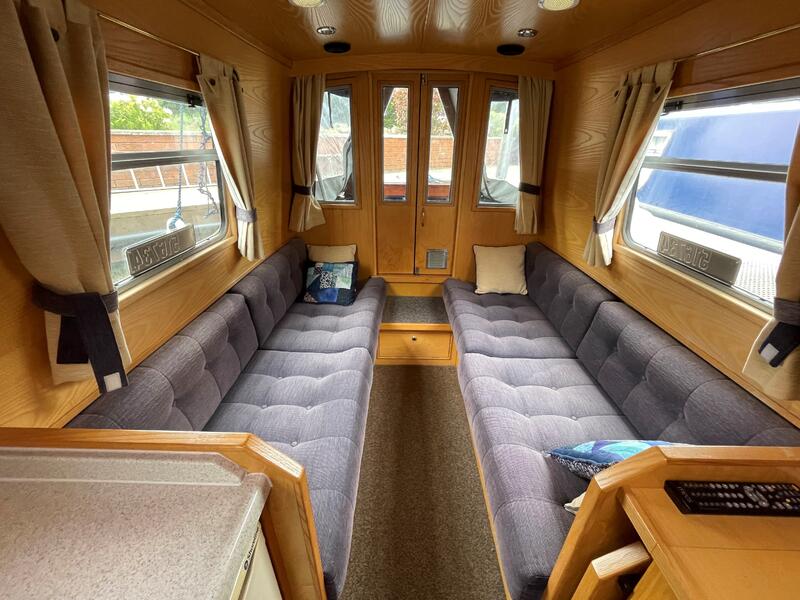 Sea Otter Narrowboats 31 Cruiser Stern for sale UK, Sea Otter
