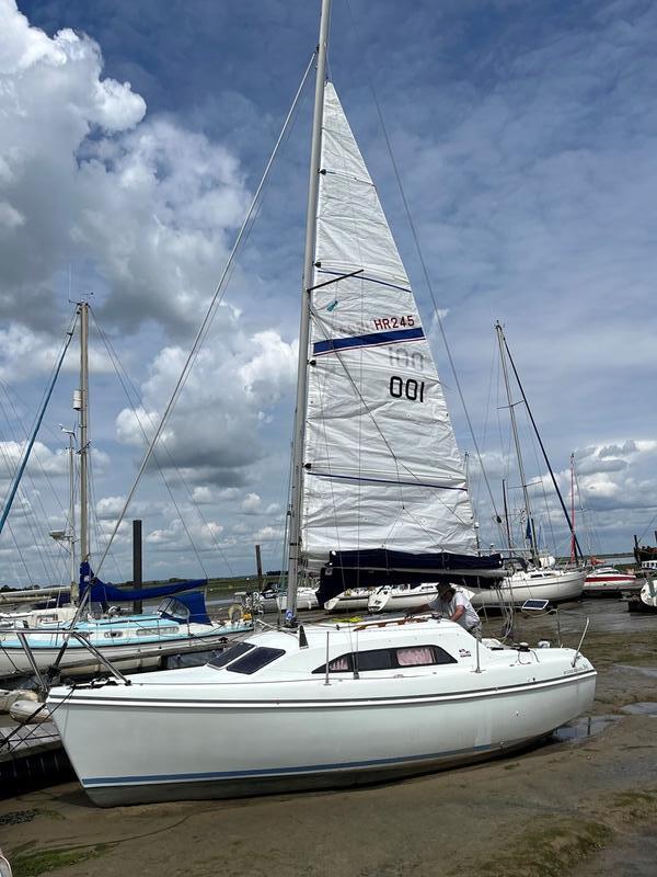 hunter ranger 245 yachts for sale uk