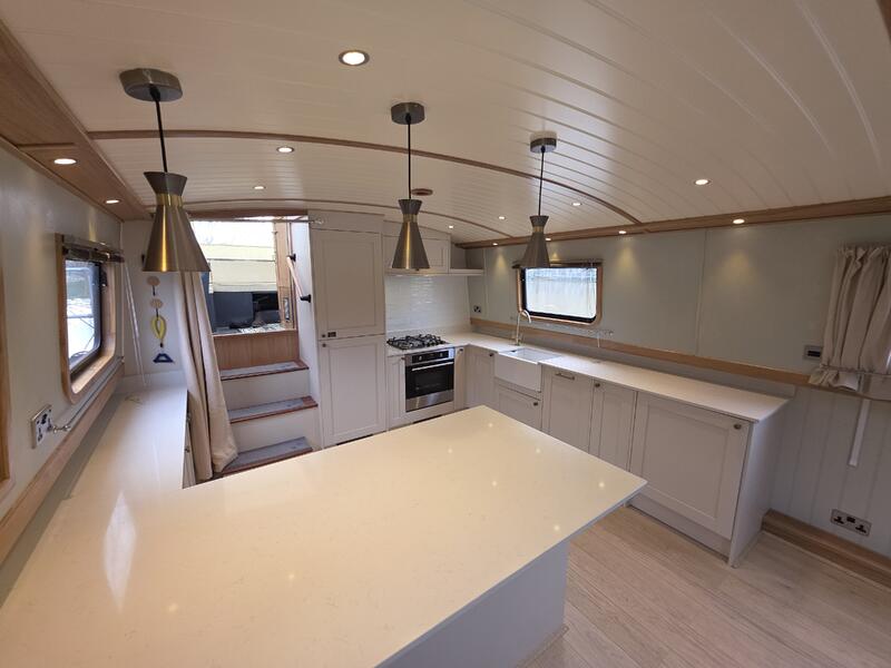 UK: Serendipity 65ft x 12  039 6 quot  Two bed room Euro cruiser