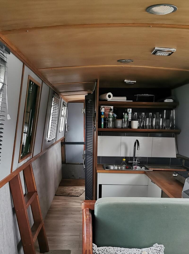 UK: 48ft narrowboat with w london mooting